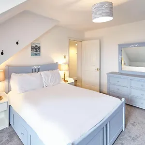 Host & - The Pearl Apartment Whitby