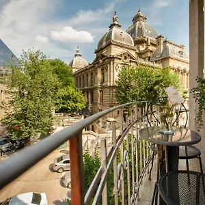 Centrally Located 2br With Balcony & Unique Design Apartment Bucharest